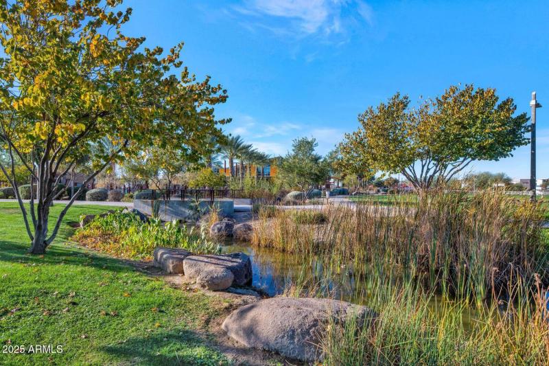 10718 E Lumiere Ave-large-052-050-10718