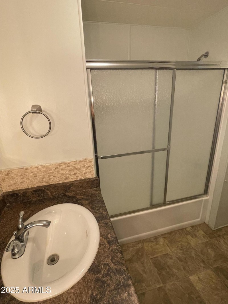 uuid=98576D01-7DA7-40C4-B07C-A59C18AF968