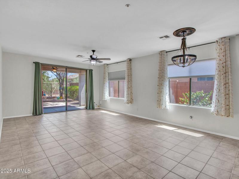 02-Living-&-Dining-area-(1)