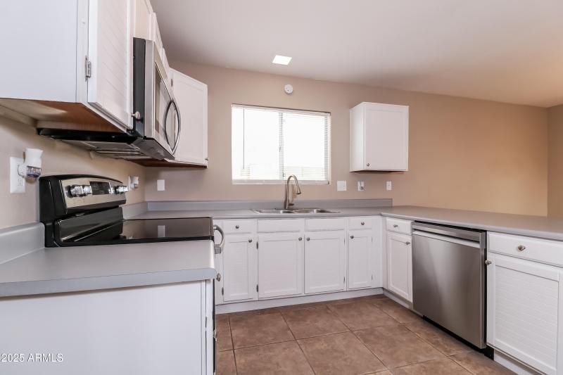 233022-photo-629f7443004ba