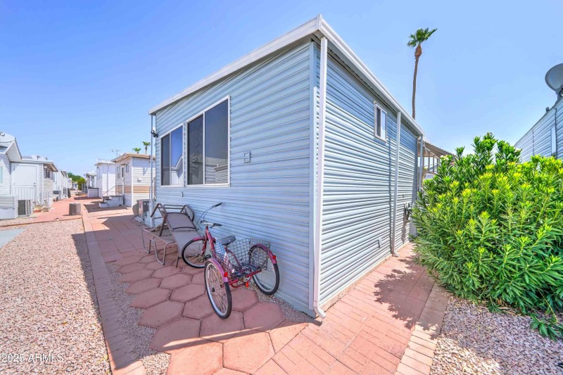 3 wheel bicycle included - Copy