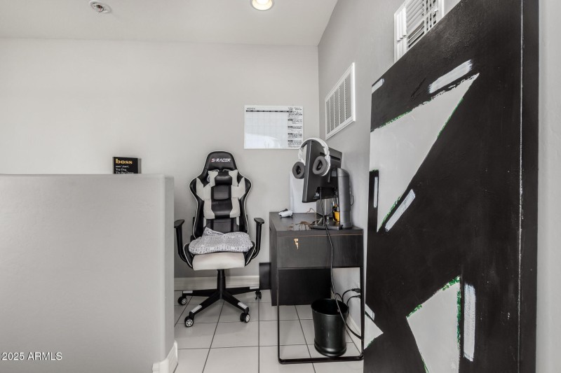 Elevated Office/Niche