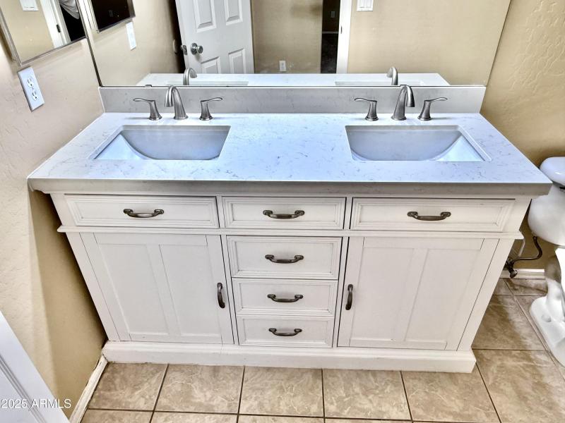 Guest Bath w/Double Sinks