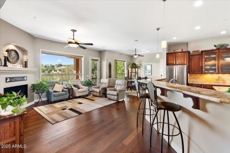 07-Living Room, Dining Area & Kitchen