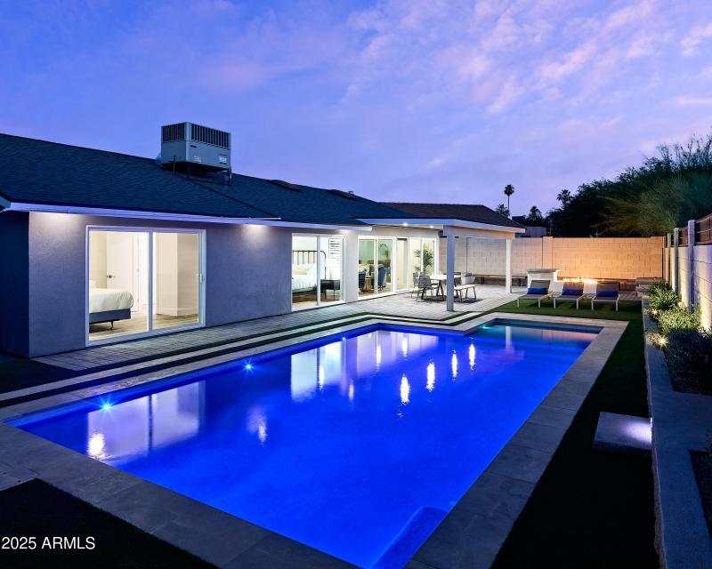 PropertyImageCo_6020N77thPl_WEB_8