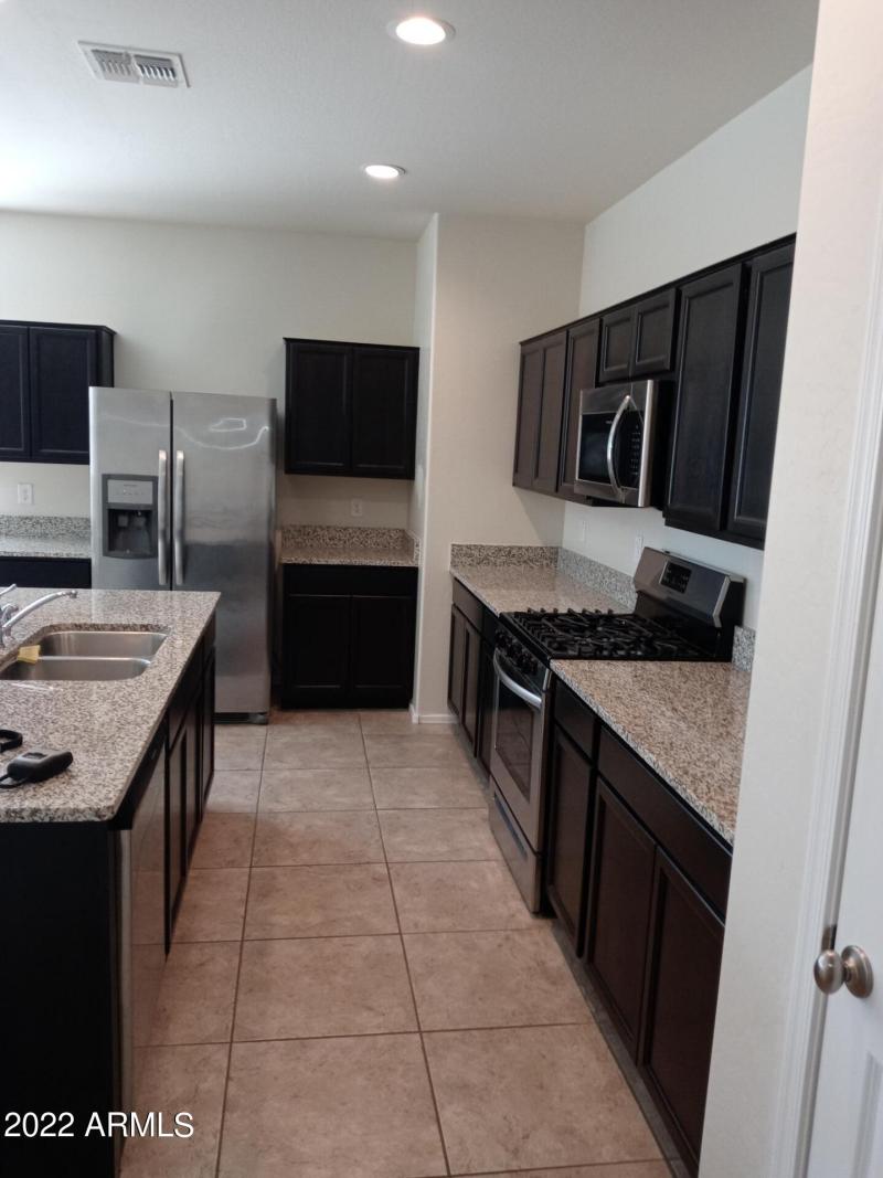 31009 W COLUMBUS AVE22