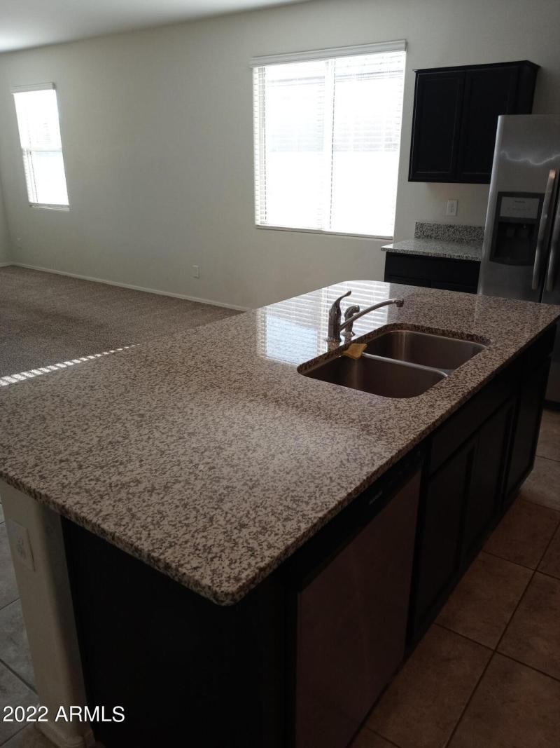 31009 W COLUMBUS AVE25