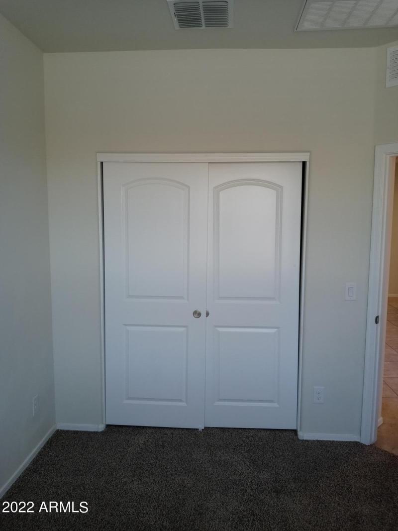 31009 W COLUMBUS AVE10