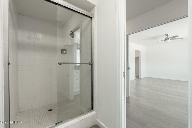 7684 E Minnezona Ave - 026