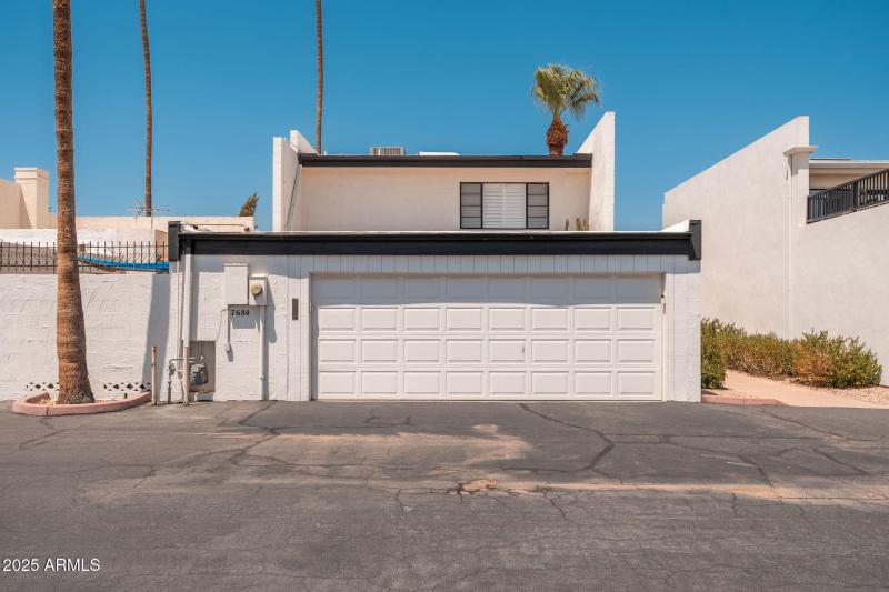 7684 E Minnezona Ave - 036