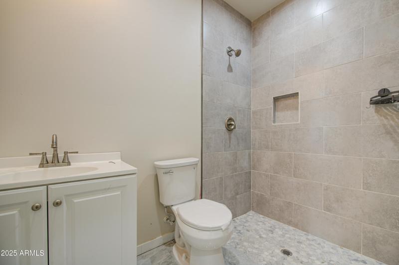 Bathroom 3-pic 2
