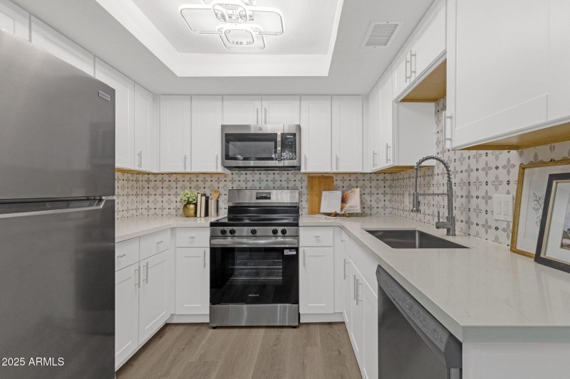 16-web-or-mls-1075-e-chandler-blvd-212