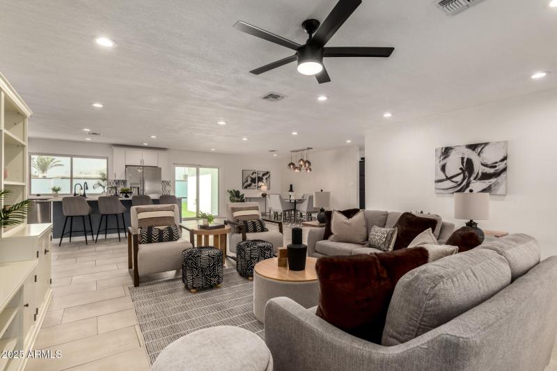 09- 2550 E Sahuaro Dr, Phoenix 85028