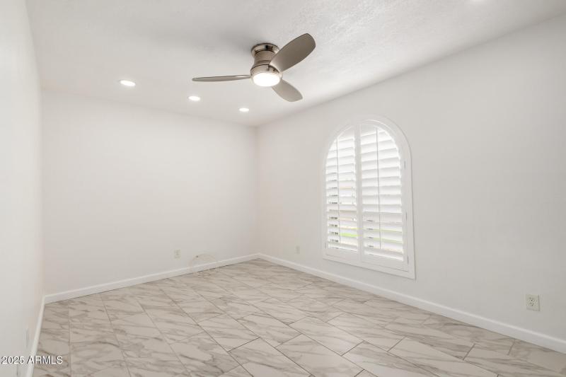 28- 2550 E Sahuaro Dr, Phoenix 85028