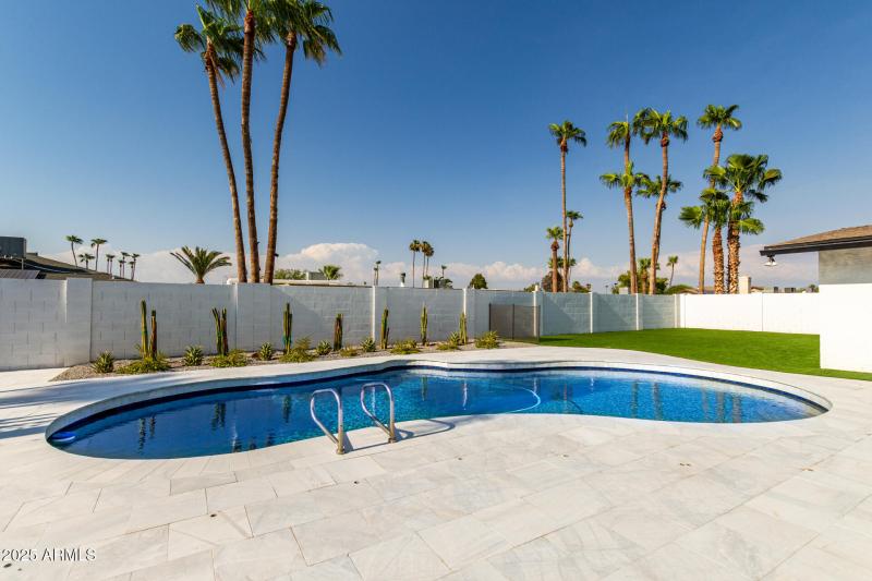 40- 2550 E Sahuaro Dr, Phoenix 85028