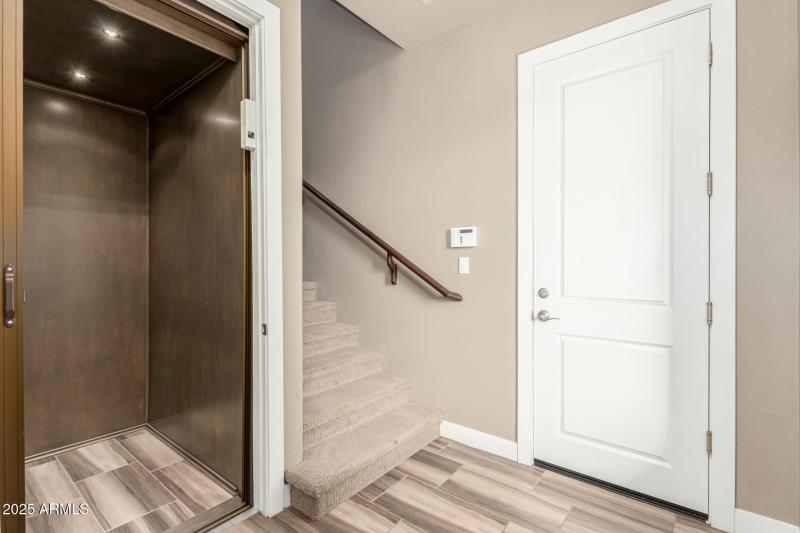 Pinnacle Pointe Unit 2037