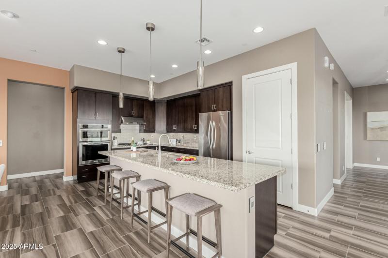 Pinnacle Pointe Unit 2037