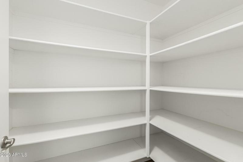 Pinnacle Pointe Unit 2037