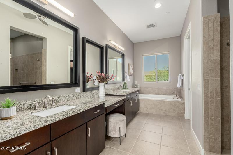 Pinnacle Pointe Unit 2037