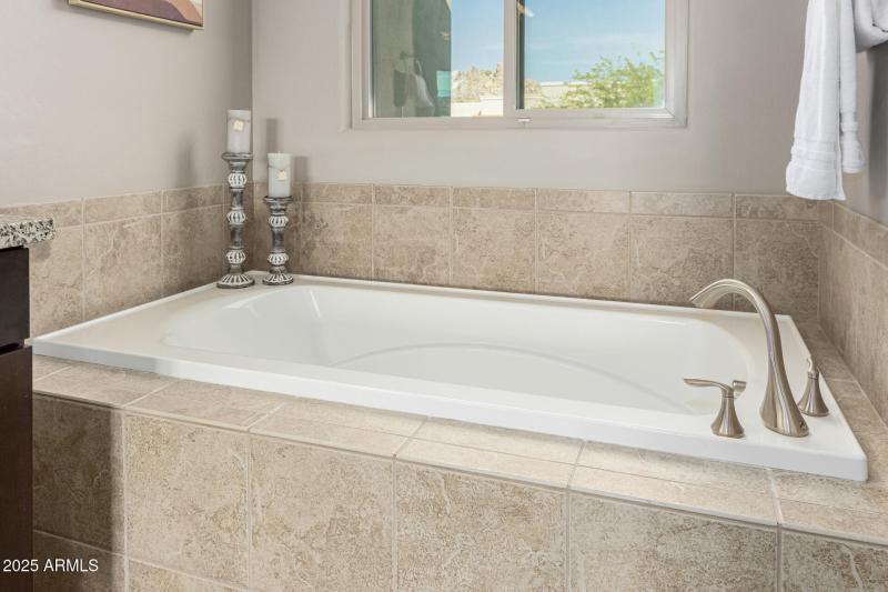 Pinnacle Pointe Unit 2037