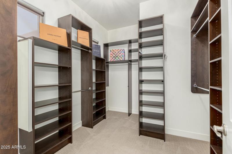 Pinnacle Pointe Unit 2037