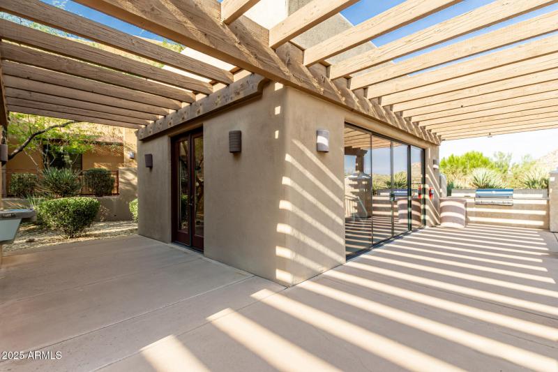 Pinnacle Pointe Unit 2037