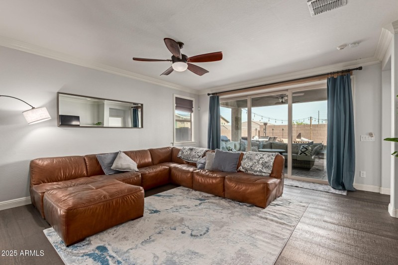 great room w/ triple slider