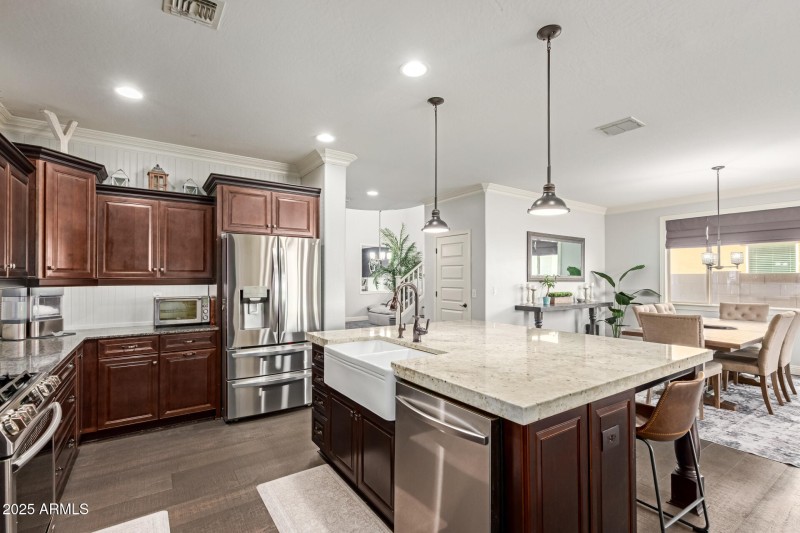 Gorgeous updated kitchen