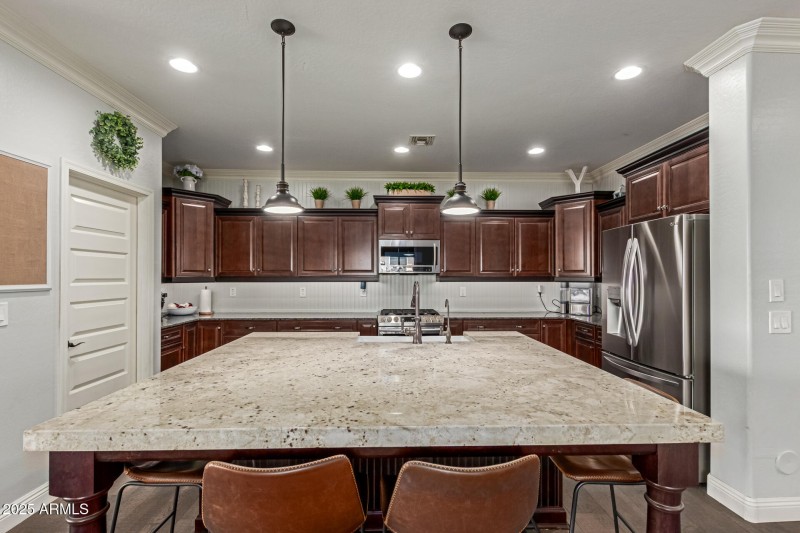 upper & lower backsplash