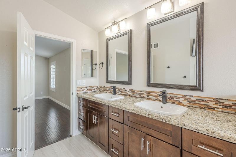 32-web-or-mls-Paradise-32