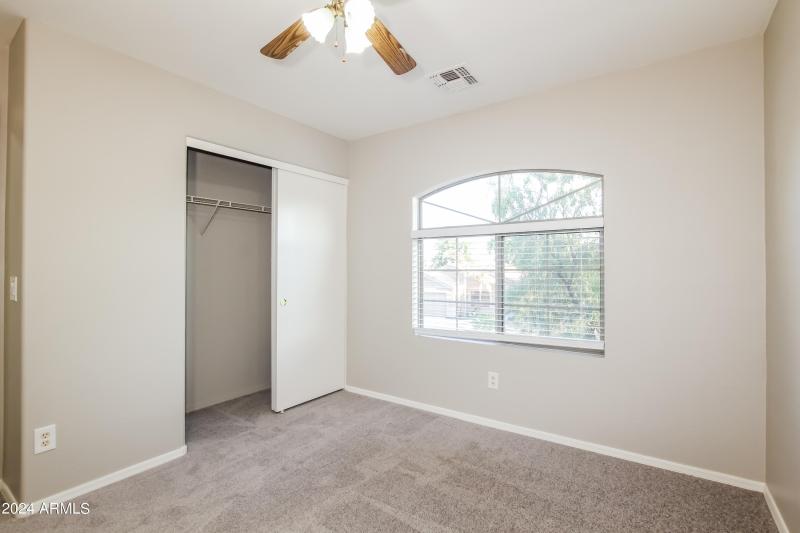 013-photo-bedroom-7664992