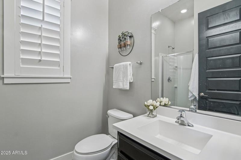 Bedroom 2 w/en suite