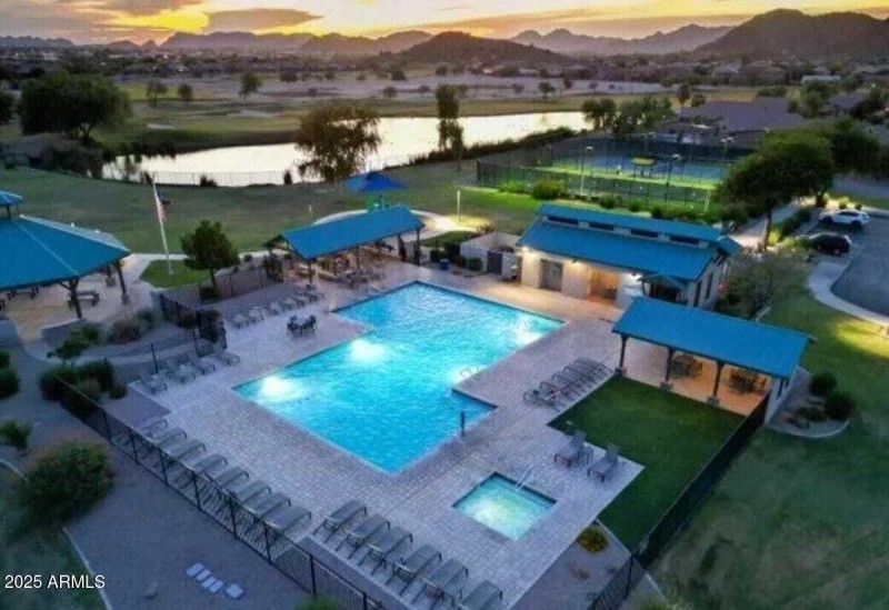 1 of 3 Community Pools (w/hot tub)