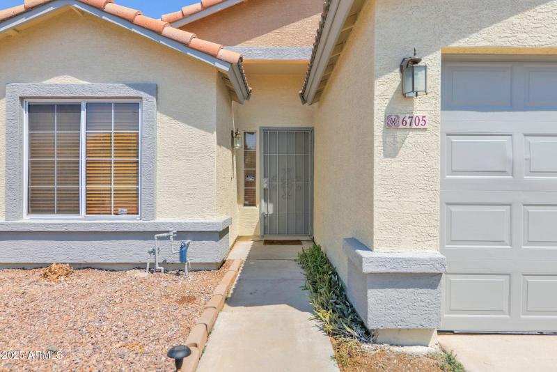 1-web-or-mls-P1279802