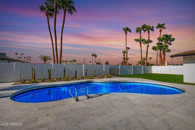 43- 2550 E Sahuaro Dr, Phoenix 85028