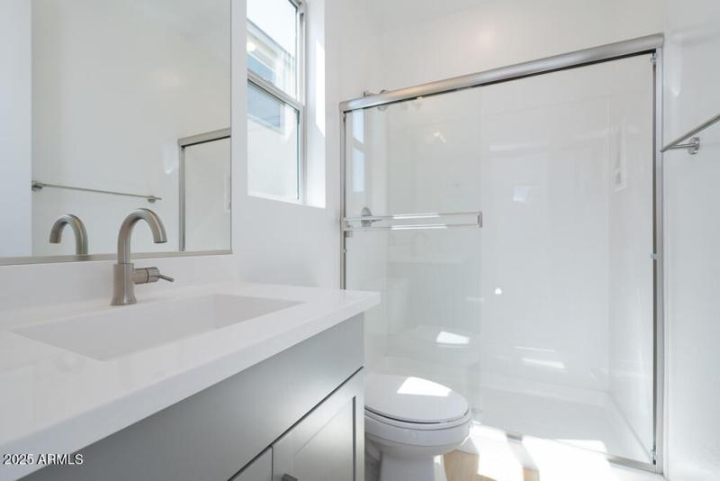 Tri Pointe Waterston Central 296 - Bathr