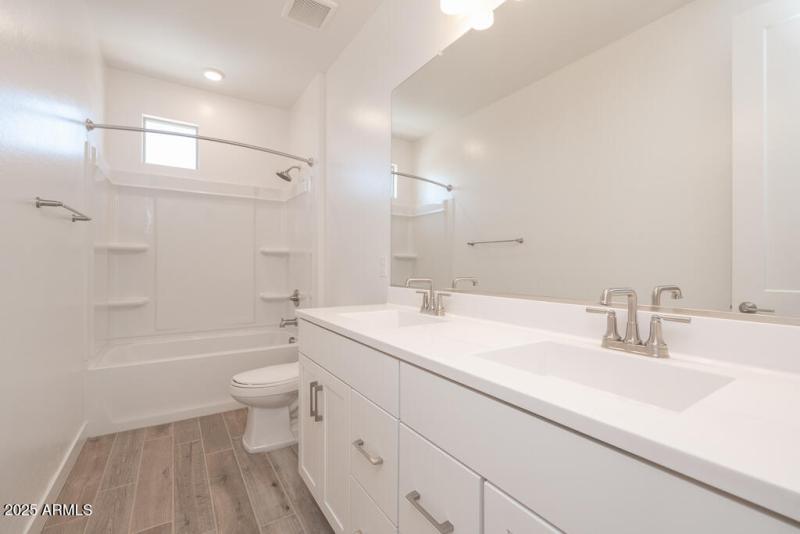 Tri Pointe Waterston Central 297 - Bathr