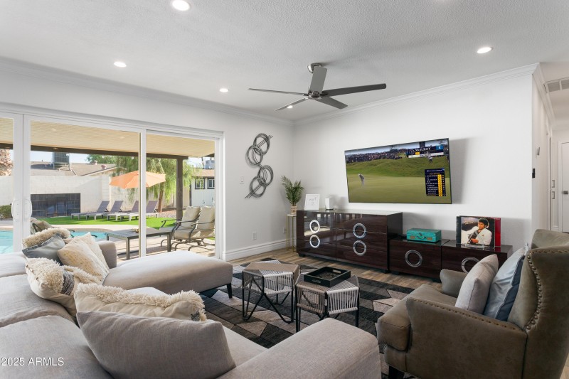 PropertyImageCo_8649EPlazaAve_WEB-10