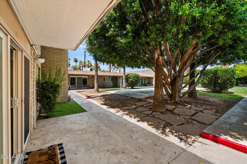 Front Entry and Common Area