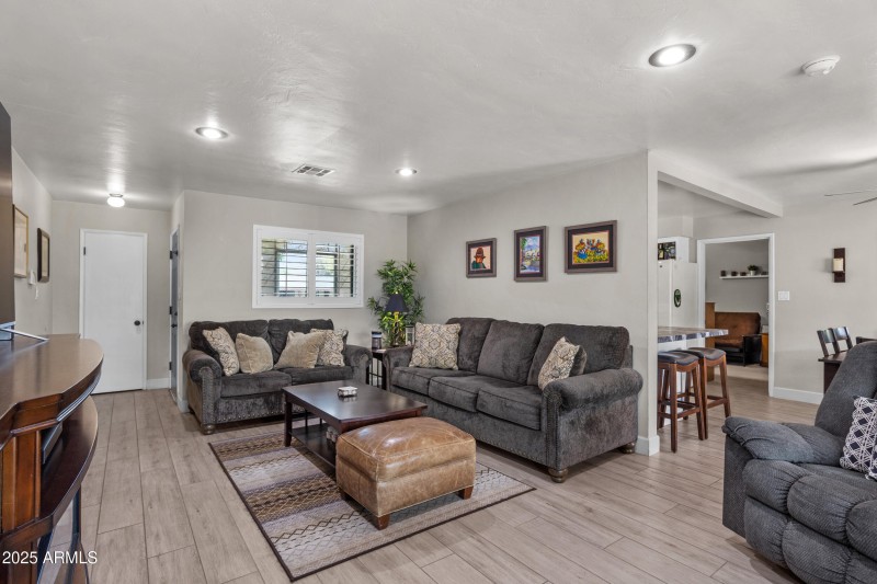 10_2301 n 38th st-14