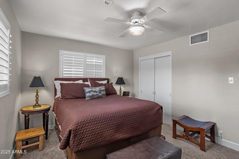 22_2301 n 38th st-11