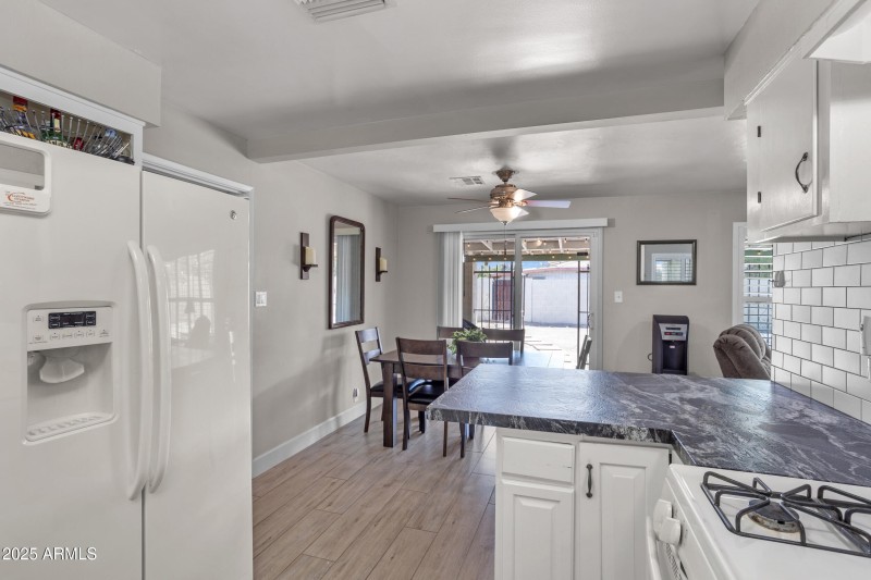 28_2301 n 38th st-21