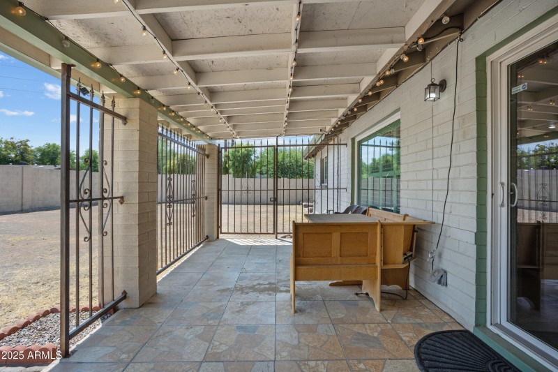 35_2301 n 38th st-28