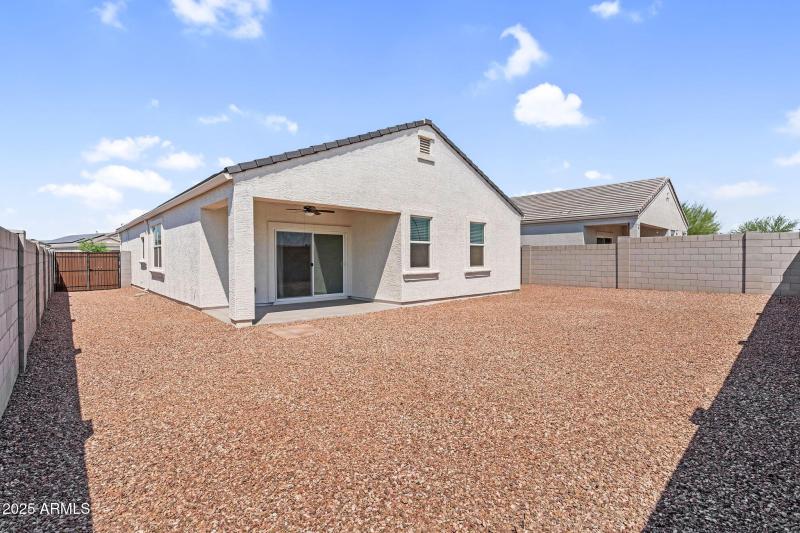 Spacious Desert Backyard