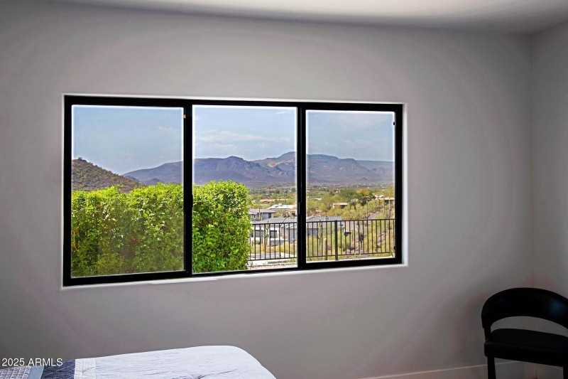 2nd Bedroom Suite 2