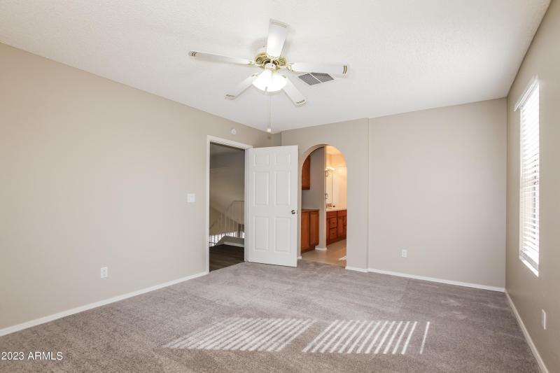 009-photo-master-bedroom-7603372