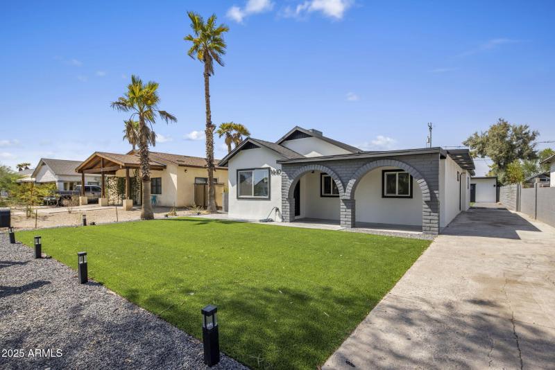 1-web-or-mls-D46A2116