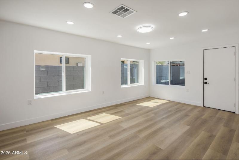 14-web-or-mls-D46A2197