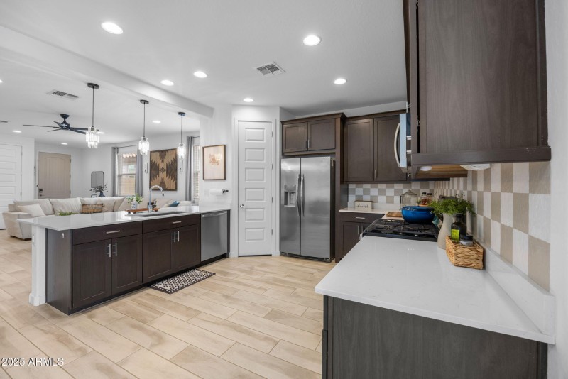 11-web-or-mls-36585-w-mediterranean-way