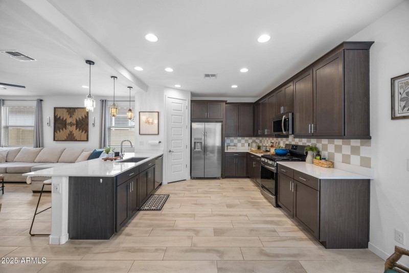 16-web-or-mls-36585-w-mediterranean-way